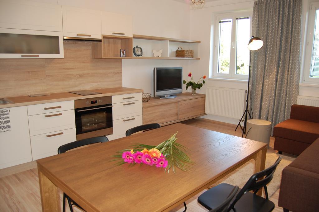 Apartment In A Red House With Garden Ceske Budejovice Esterno foto